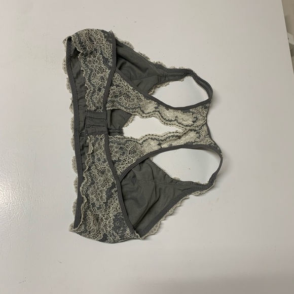 LACE BRAS - Picture 2 of 2